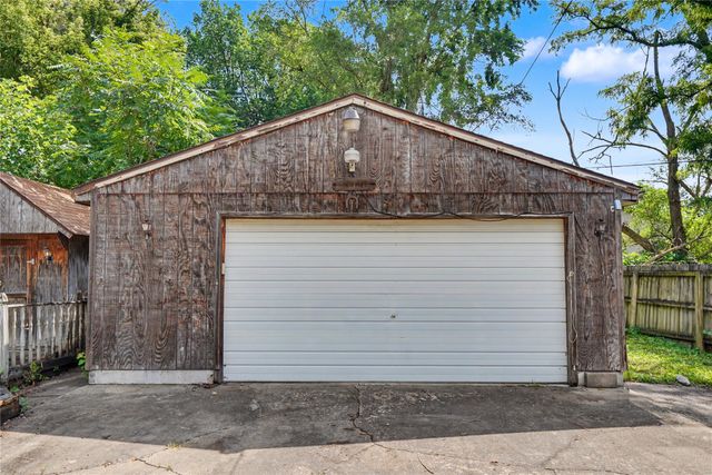 1309 E 28th Street, Des Moines, IA 50317