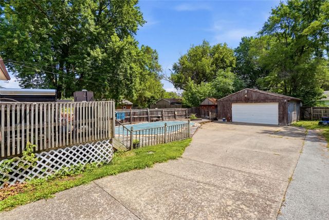 1309 E 28th Street, Des Moines, IA 50317