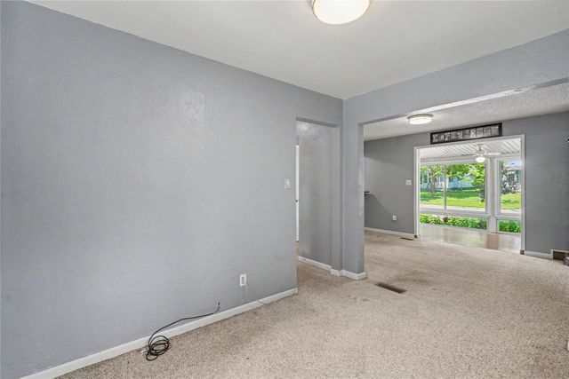 1309 E 28th Street, Des Moines, IA 50317