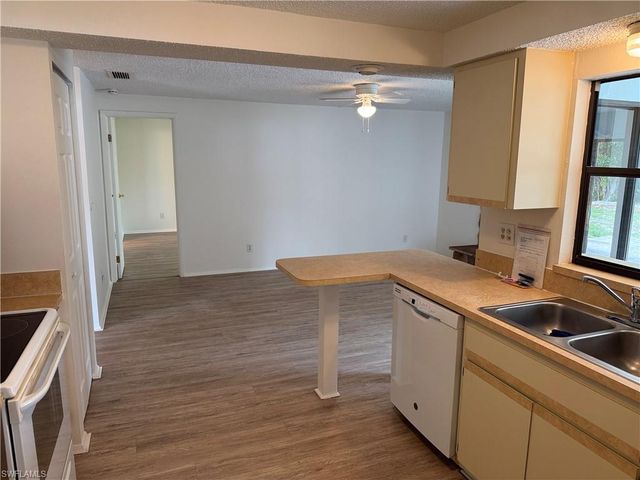 142 SE 1st AVE, Cape Coral, FL 33990