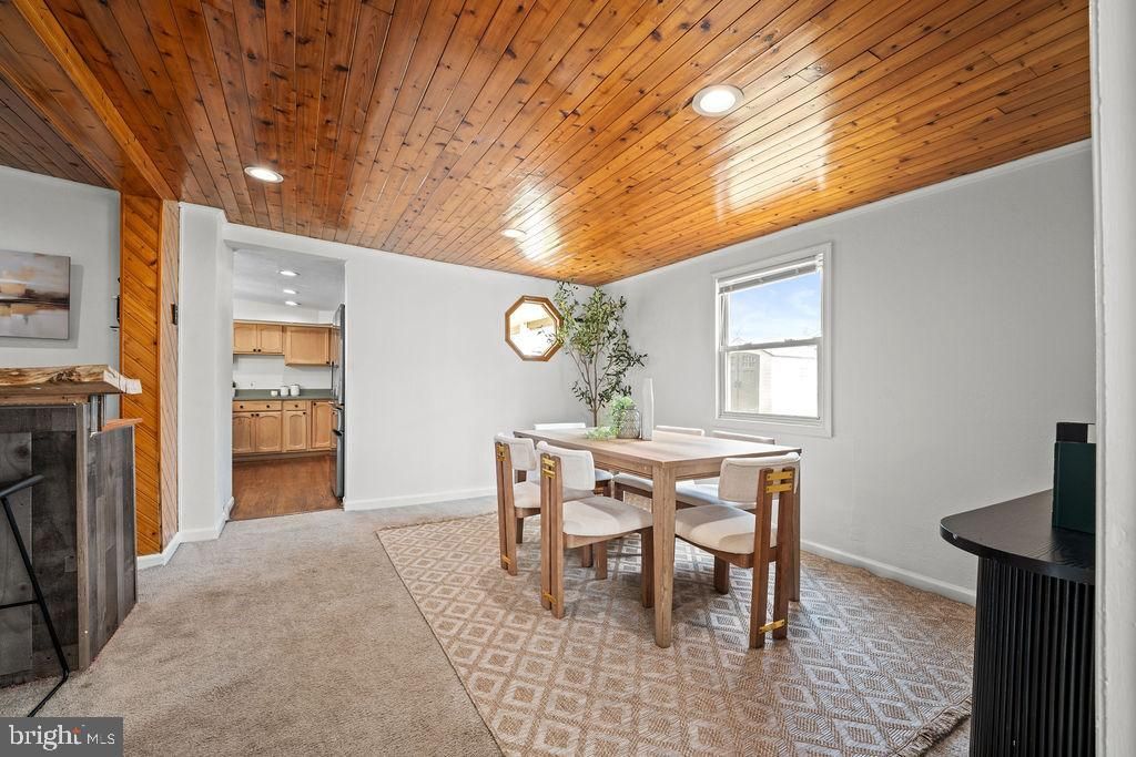 Image 10 of property listing at 279 MAGOTHY BEACH RD, Pasadena, MD 21122