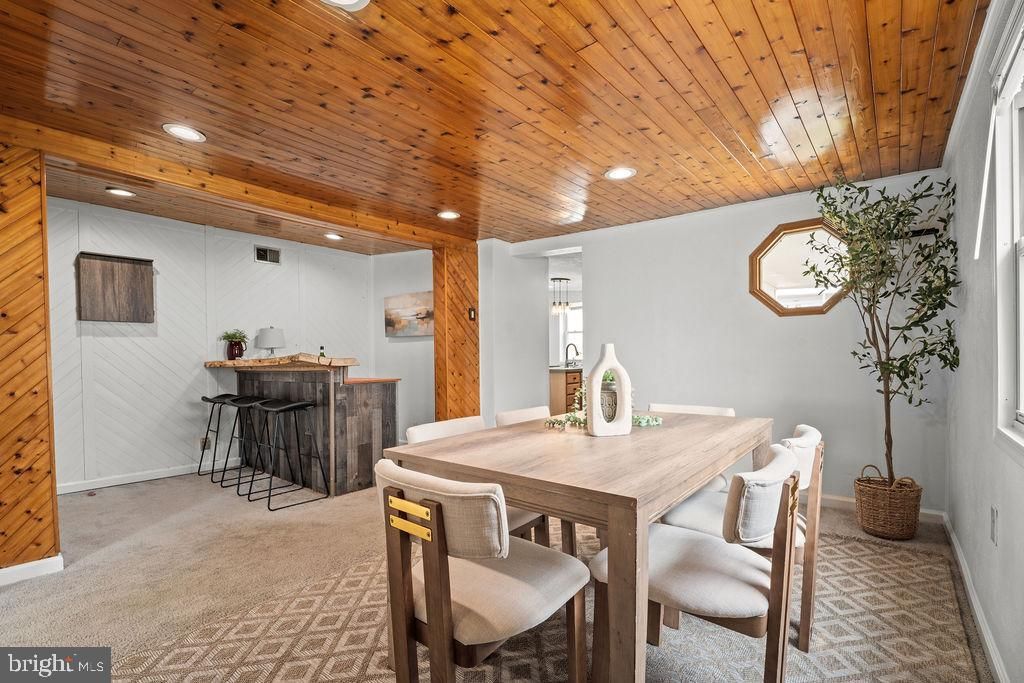 Image 11 of property listing at 279 MAGOTHY BEACH RD, Pasadena, MD 21122