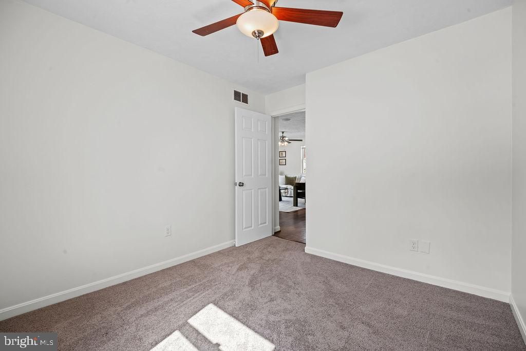 Image 18 of property listing at 279 MAGOTHY BEACH RD, Pasadena, MD 21122