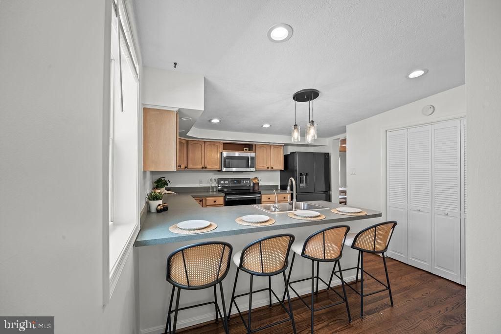 Image 8 of property listing at 279 MAGOTHY BEACH RD, Pasadena, MD 21122