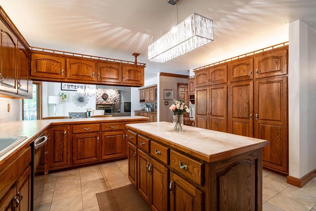 1896 Shady LANE, Grafton, WI 53024