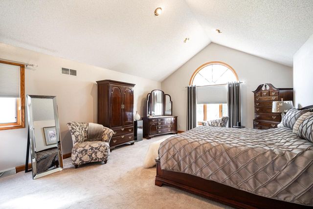 1896 Shady LANE, Grafton, WI 53024