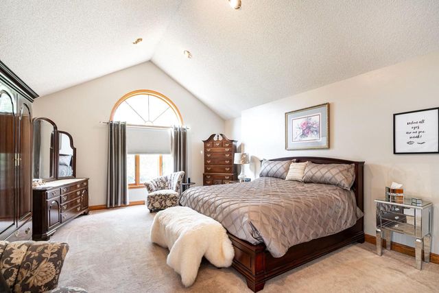1896 Shady LANE, Grafton, WI 53024