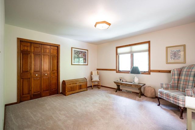 1896 Shady LANE, Grafton, WI 53024
