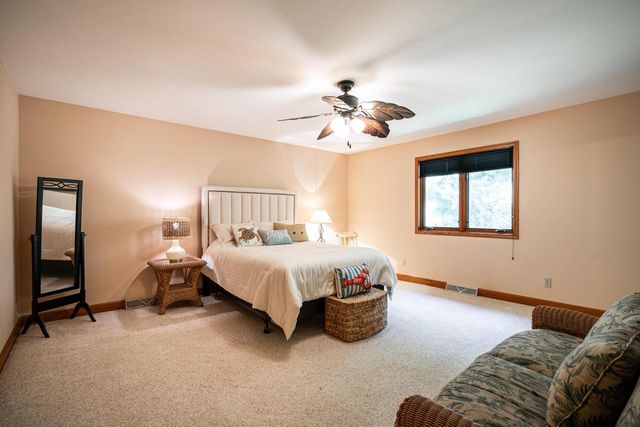 1896 Shady LANE, Grafton, WI 53024