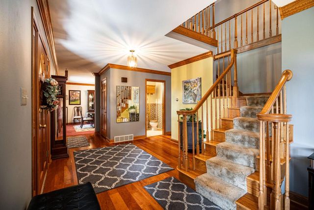 1896 Shady LANE, Grafton, WI 53024