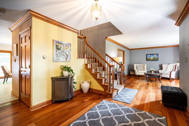 1896 Shady LANE, Grafton, WI 53024