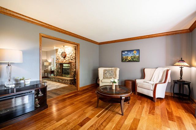 1896 Shady LANE, Grafton, WI 53024