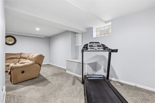 226 Cedarcove St, Carrick, PA 15227