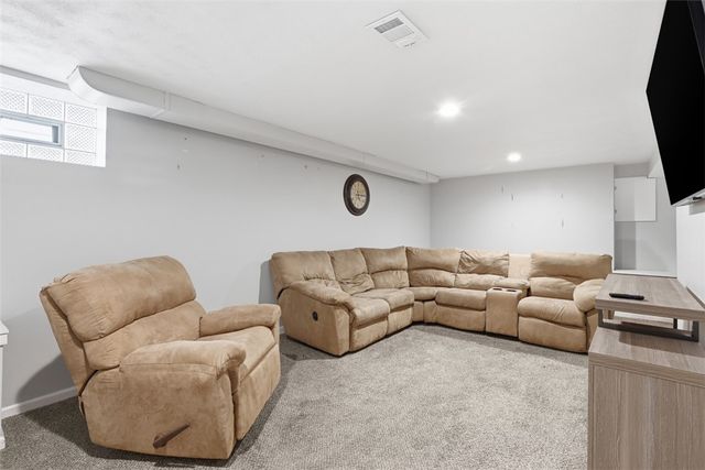 226 Cedarcove St, Carrick, PA 15227