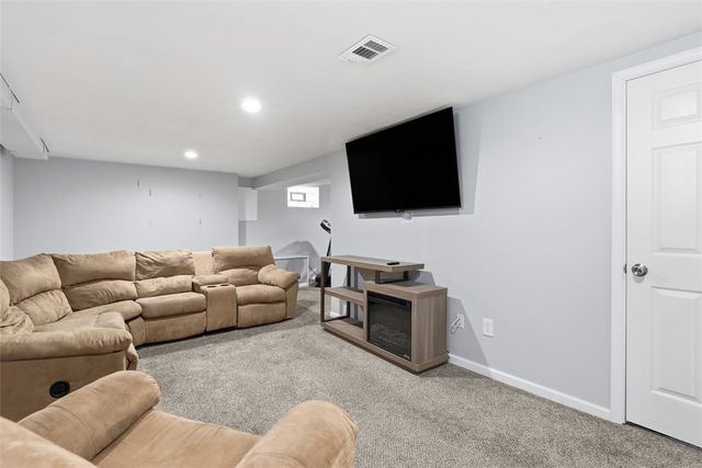 226 Cedarcove St, Carrick, PA 15227