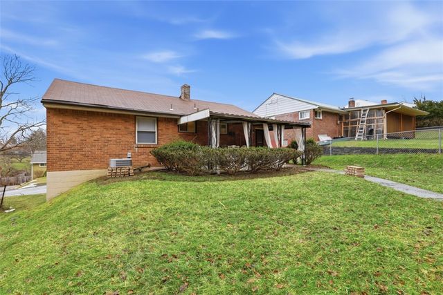 226 Cedarcove St, Carrick, PA 15227