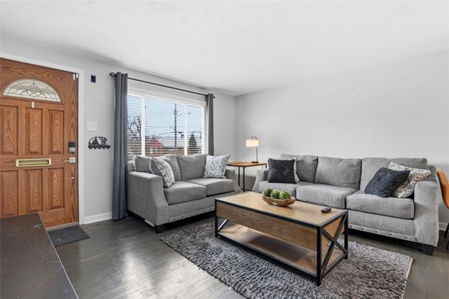 226 Cedarcove St, Carrick, PA 15227