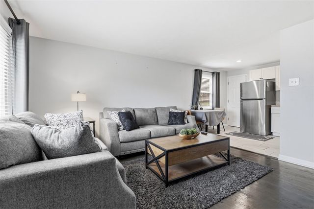 226 Cedarcove St, Carrick, PA 15227