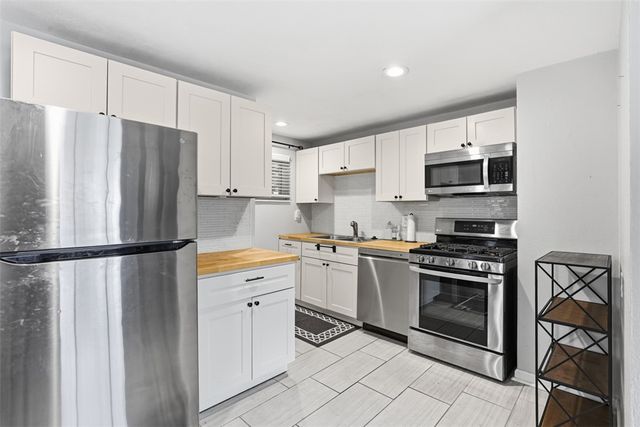 226 Cedarcove St, Carrick, PA 15227