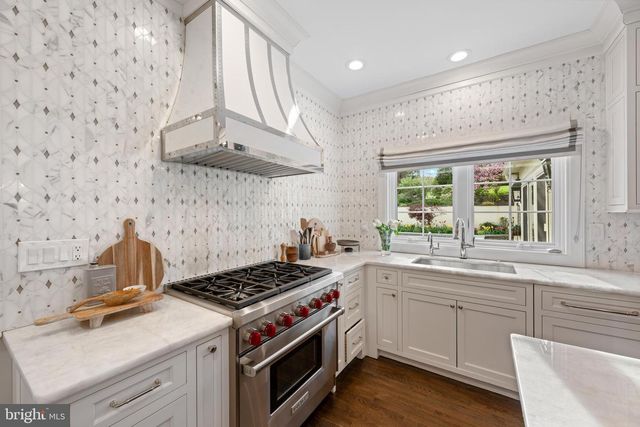 1220 DENBIGH LN, Wayne, PA 19087