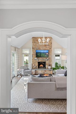 1220 DENBIGH LN, Wayne, PA 19087
