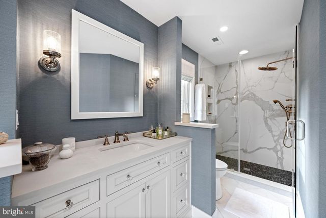 1220 DENBIGH LN, Wayne, PA 19087