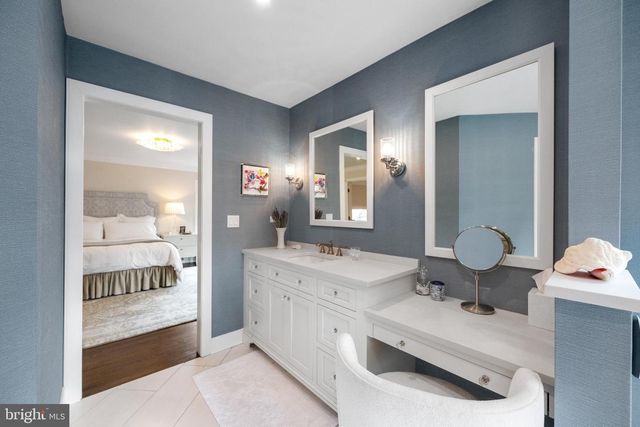 1220 DENBIGH LN, Wayne, PA 19087