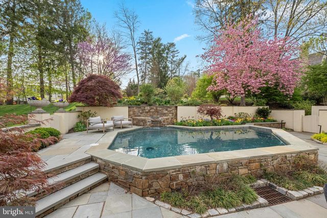 1220 DENBIGH LN, Wayne, PA 19087