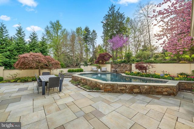1220 DENBIGH LN, Wayne, PA 19087