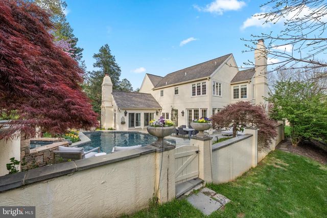 1220 DENBIGH LN, Wayne, PA 19087