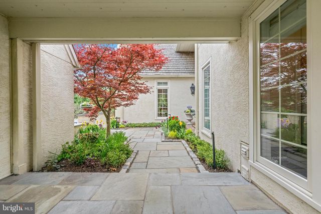 1220 DENBIGH LN, Wayne, PA 19087