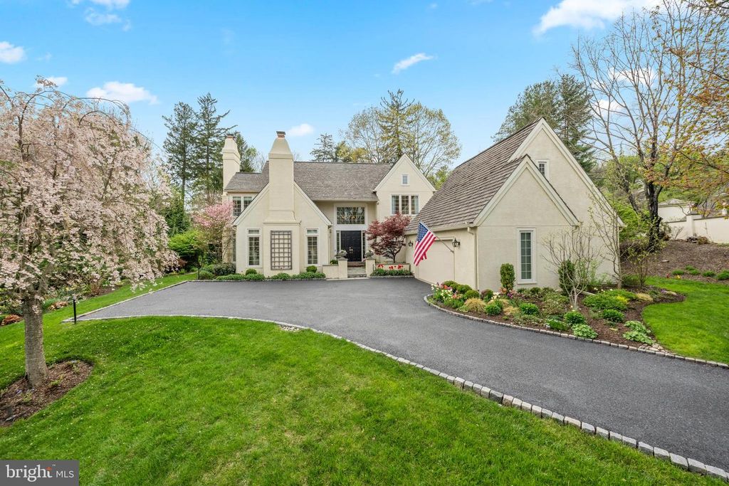 1220 DENBIGH LN, Wayne, PA 19087