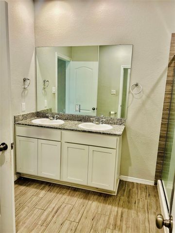 902 Redinger Ridge Drive, Houston, TX 77336