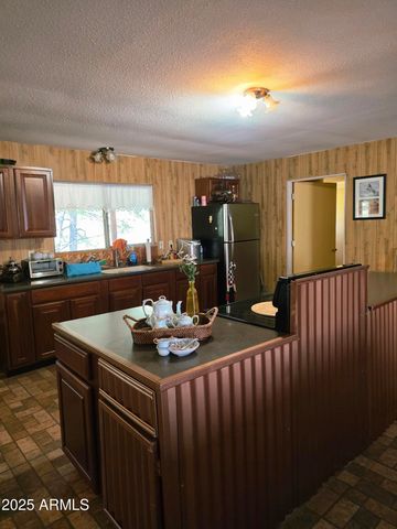 8000 S Breezy Pine Road, Mayer, AZ 86333