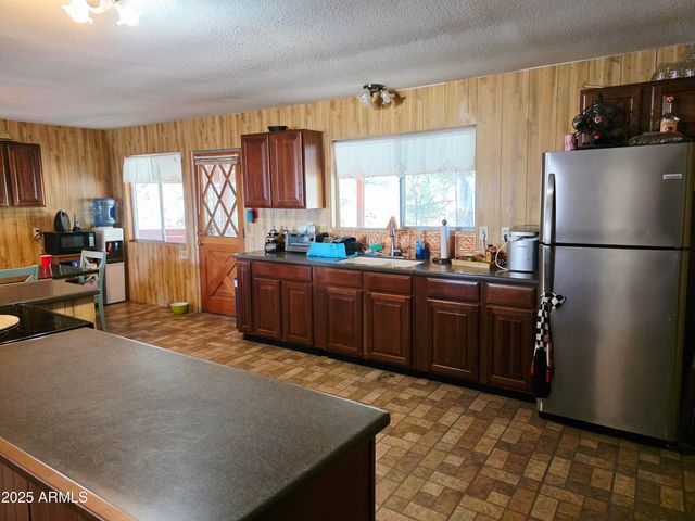 8000 S Breezy Pine Road, Mayer, AZ 86333
