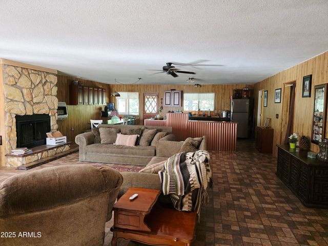 8000 S Breezy Pine Road, Mayer, AZ 86333