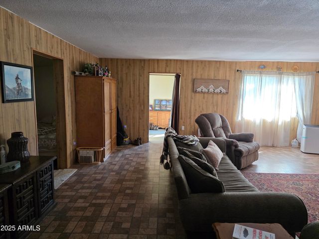 8000 S Breezy Pine Road, Mayer, AZ 86333