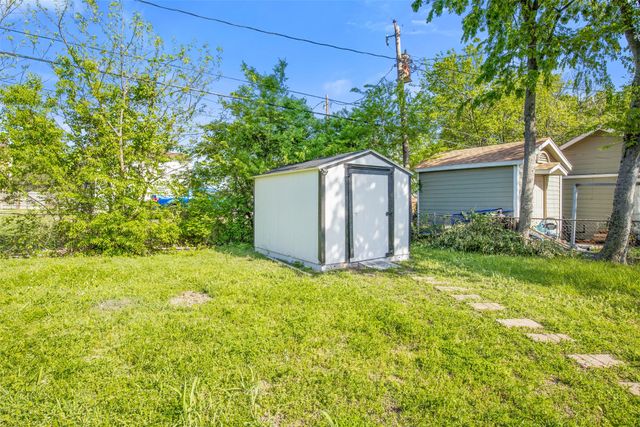 214 12th Street, Grand Prairie, TX 75051