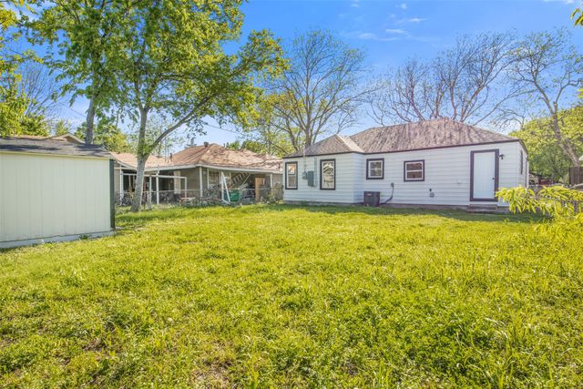 214 12th Street, Grand Prairie, TX 75051