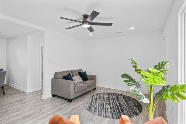 214 12th Street, Grand Prairie, TX 75051