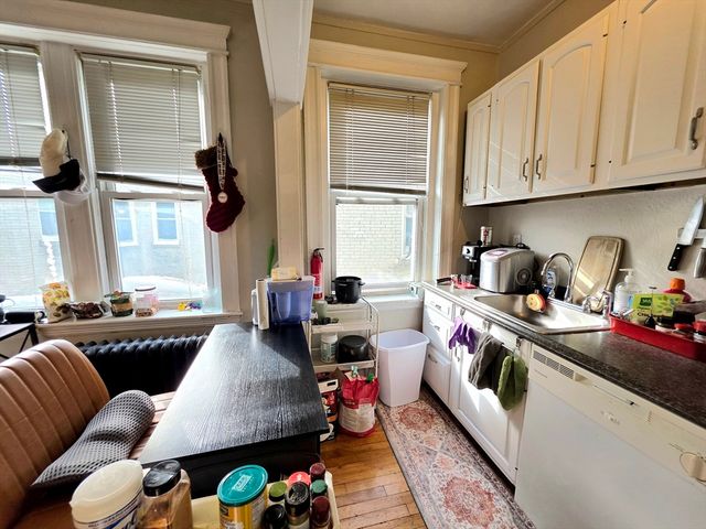 1641 Commonwealth Ave 16, Boston, MA 02135