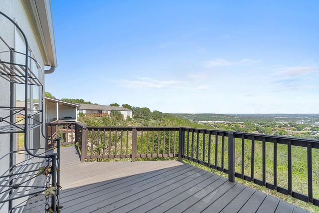1008 Edinburgh, Kerrville, TX 78028