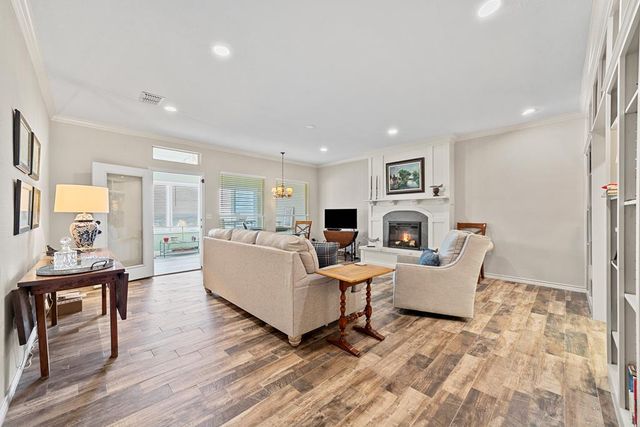 1008 Edinburgh, Kerrville, TX 78028