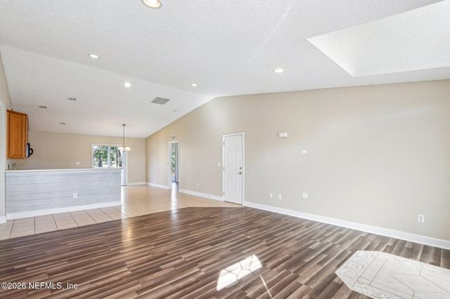 15678 MOSS HOLLOW Drive, Jacksonville, FL 32218