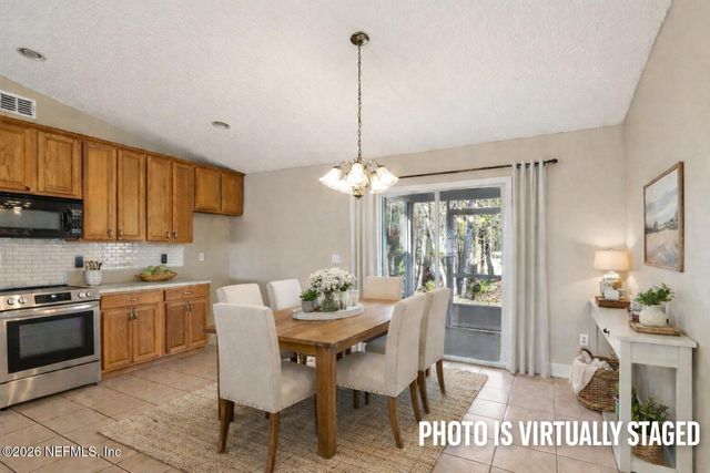 15678 MOSS HOLLOW Drive, Jacksonville, FL 32218