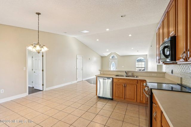 15678 MOSS HOLLOW Drive, Jacksonville, FL 32218