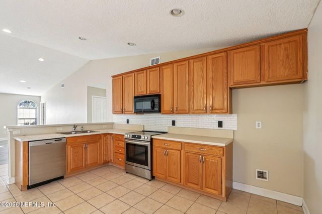 15678 MOSS HOLLOW Drive, Jacksonville, FL 32218