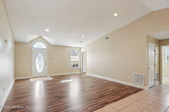 15678 MOSS HOLLOW Drive, Jacksonville, FL 32218