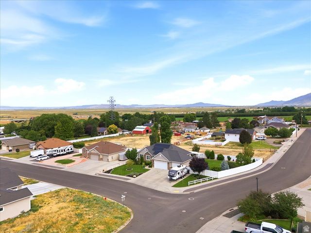 1366 W 3030 S, Perry, UT 84302