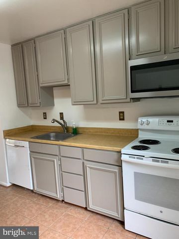 10226 QUIET POND TER, Burke, VA 22015